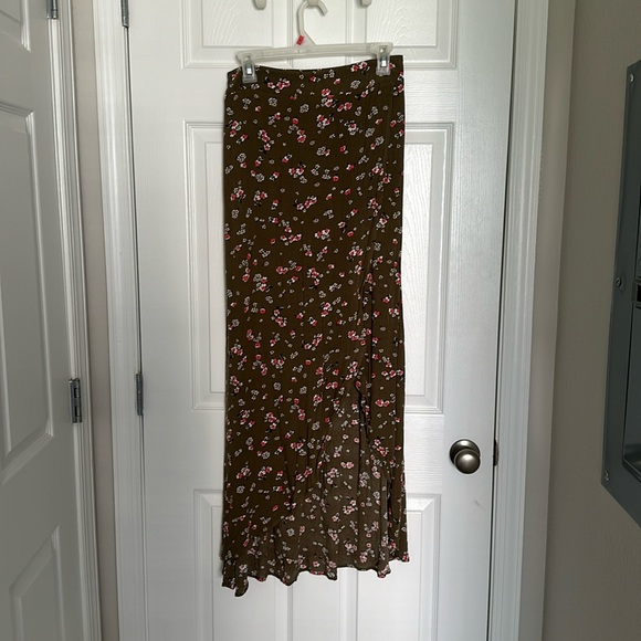 NWT Express Long Skirt w/ Slit - Picture 1 of 6